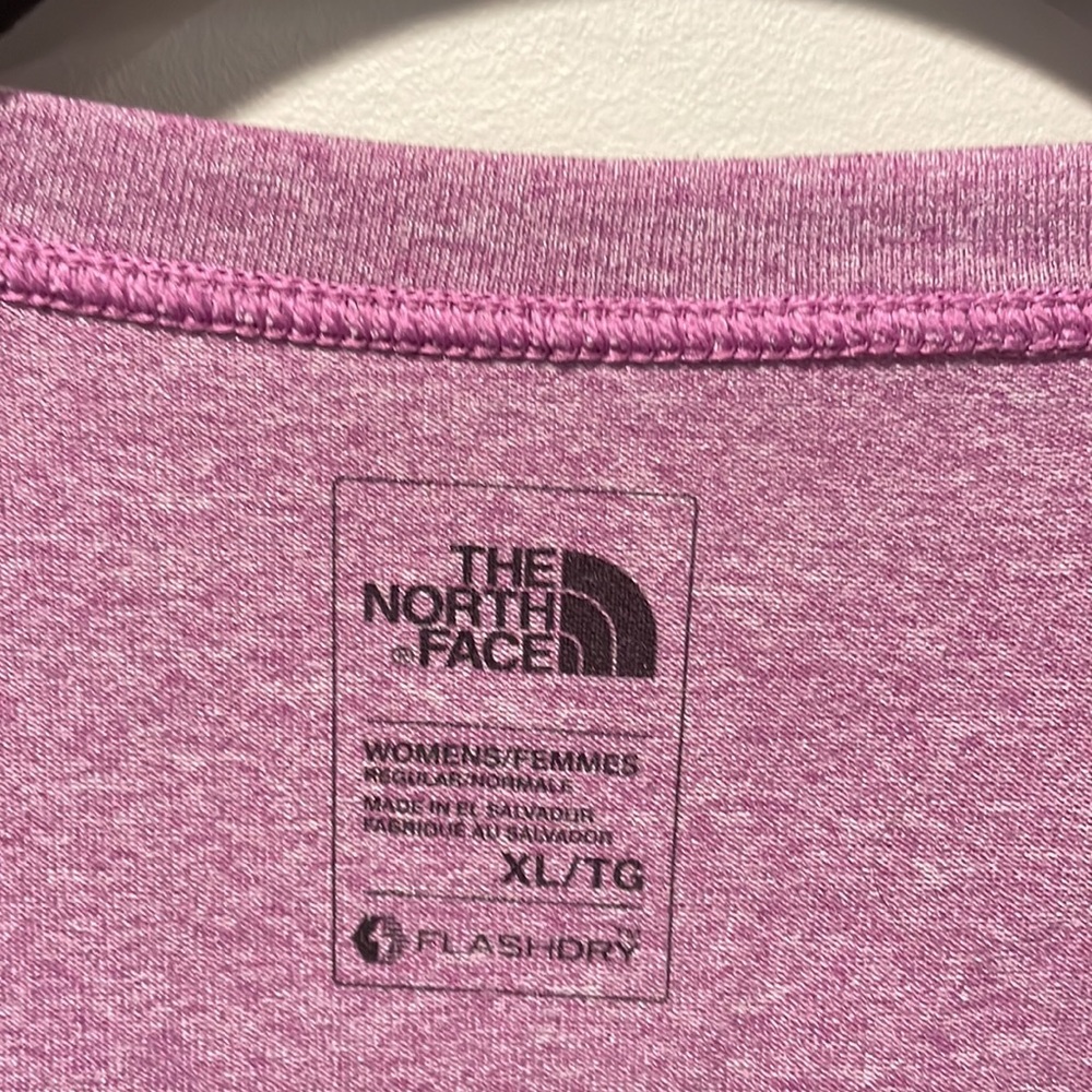 The North Face performance purple tee - XL - Picture 4 of 6